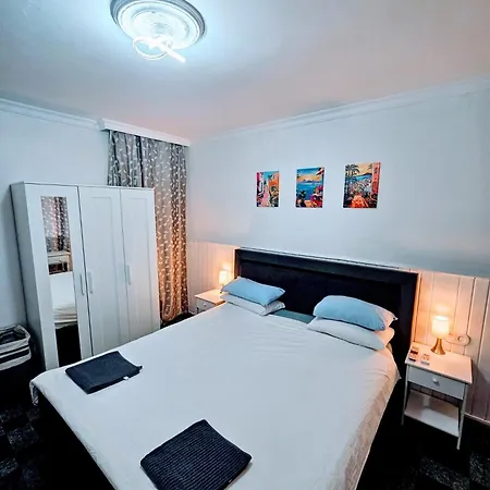 Very Large Family With Terrace Homestay *